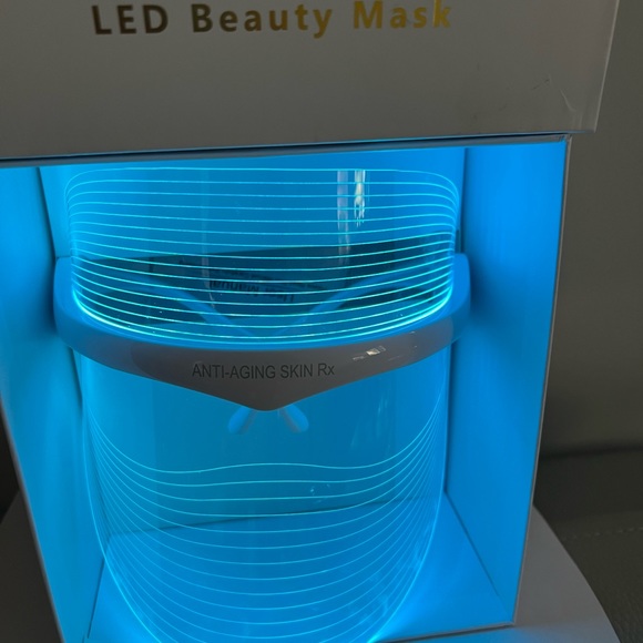 7 color LED facial mask wear on the Go girl cordless USB recharges U Beautiful - Picture 12 of 13